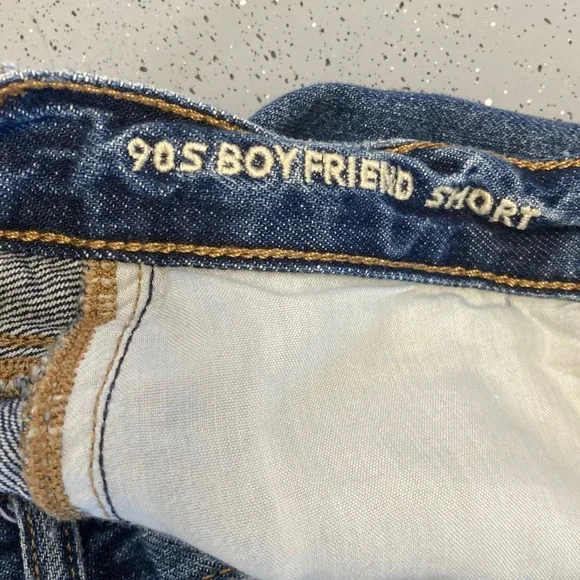American Eagle 90s Boyfriend Shorts Medium Wash Distressed Denim Size 6 - Picture 6 of 7